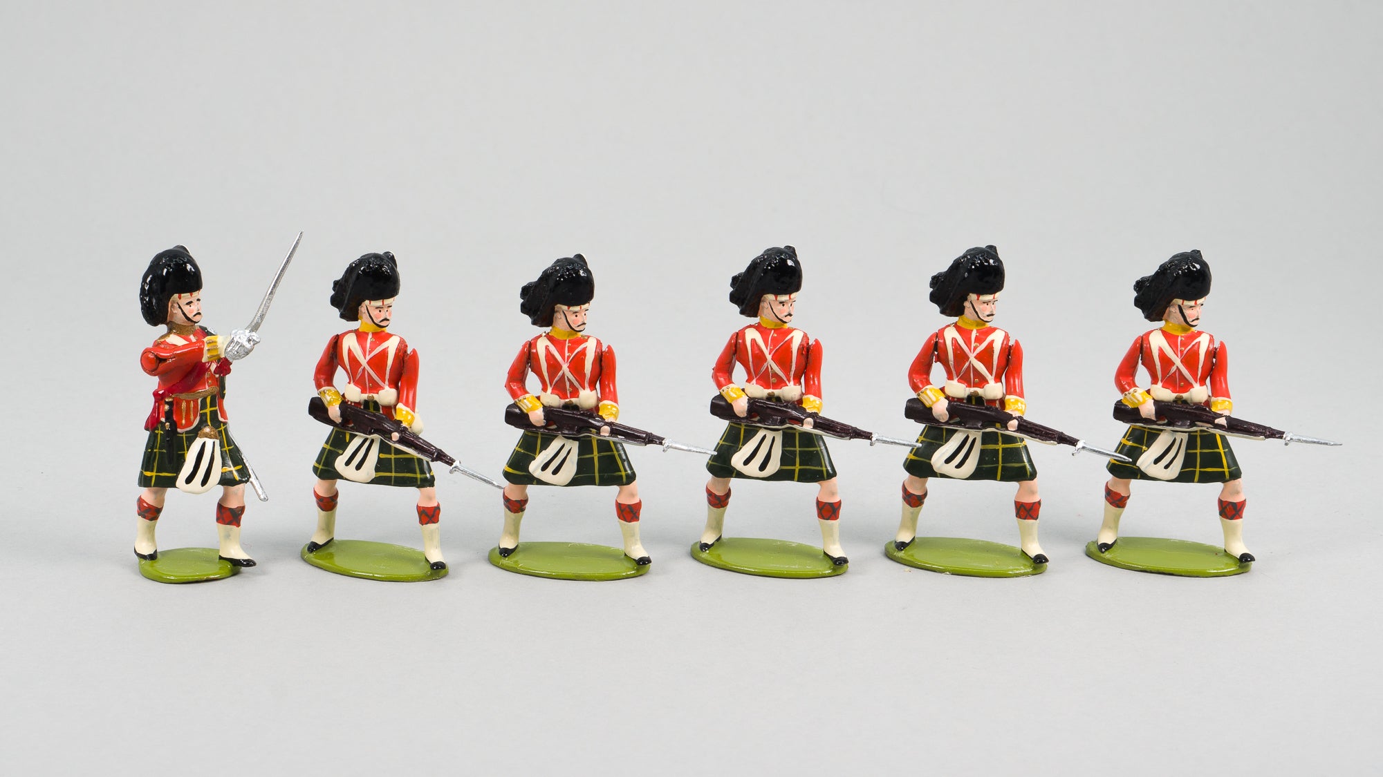 12b Gordon Highlanders at the Ready