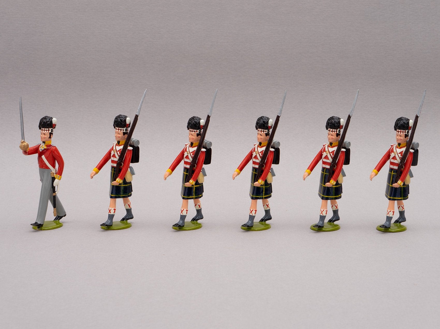 Set 116 Gordon Highlanders, Waterloo 1815 | British Infantry | Napoleonic Wars | Set of six men one officer, five men marching. Men wearing bearskin and Gordon Tartan kilts | Waterloo | © Imperial Productions | Sculpt by David Cowe