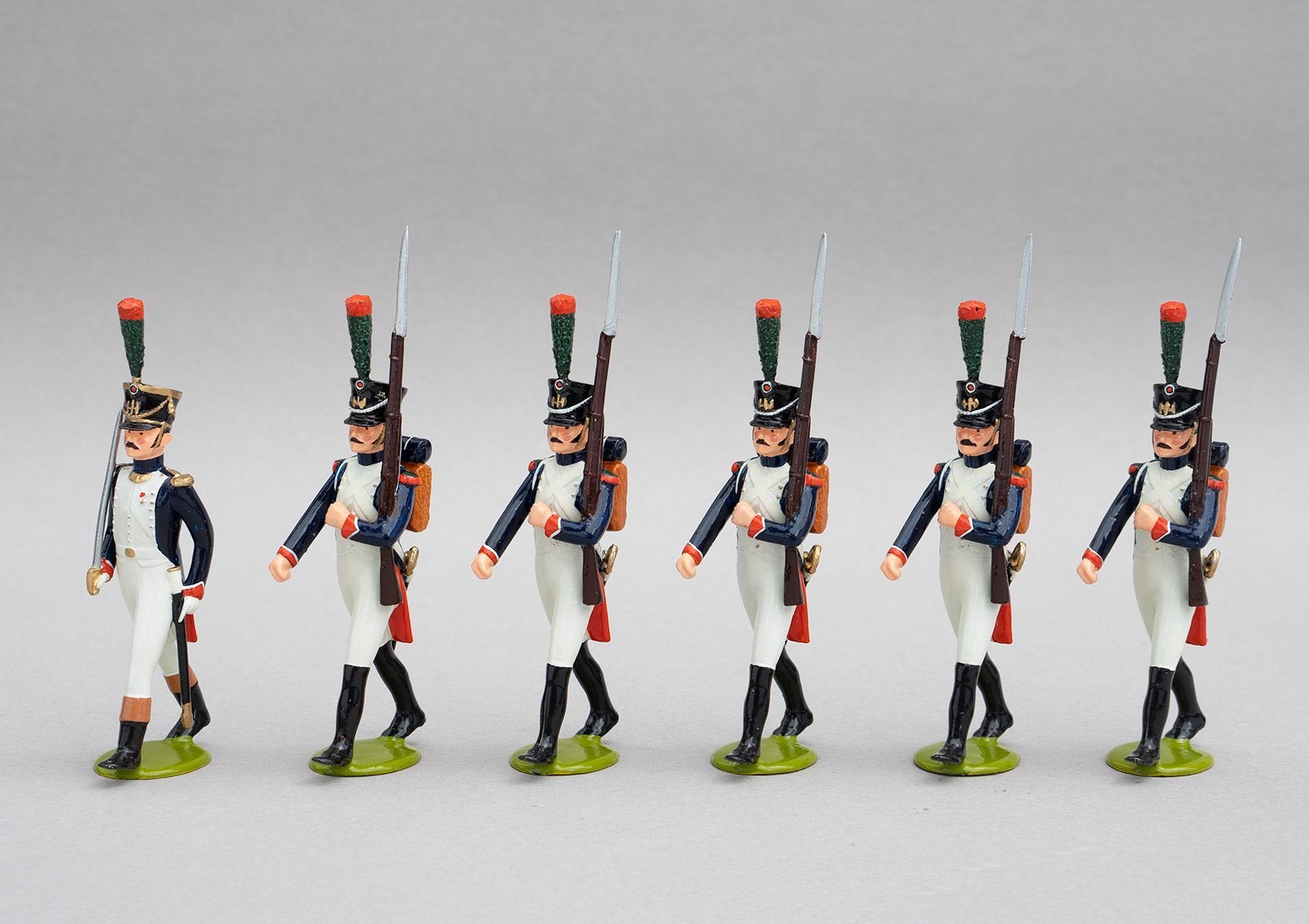 Set 124 Fusiliers-Chasseur | French Infantry | Napoleonic Wars | An elite alternative to the Old Guard.  This set has six men, one officer with sword and five men marching at slope arms | Waterloo | © Imperial Productions | Sculpt by David Cowe