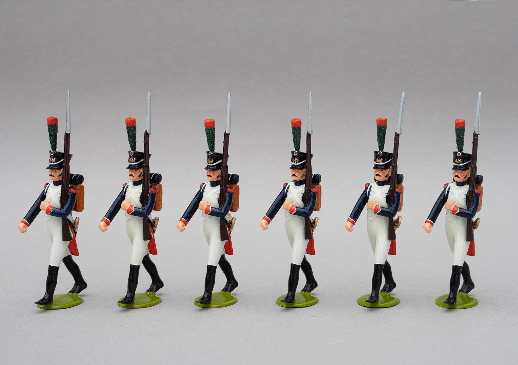Set 124a Fusiliers-Chasseur | French Infantry | Napoleonic Wars | An elite alternative to the Old Guard. This set has six men marching at slope arms | Waterloo | © Imperial Productions | Sculpt by David Cowe