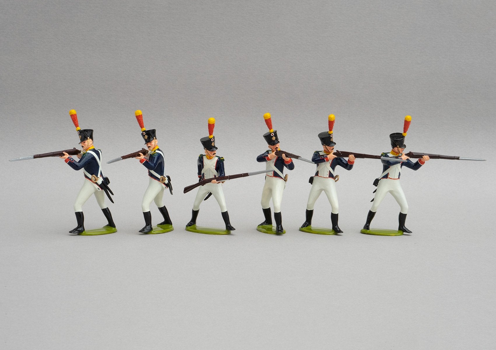 Set 136 Voltigeurs Line Infantry standing | French Infantry | Napoleonic Wars | Five men standing firing, one reloading | Waterloo | © Imperial Productions | Sculpt by David Cowe