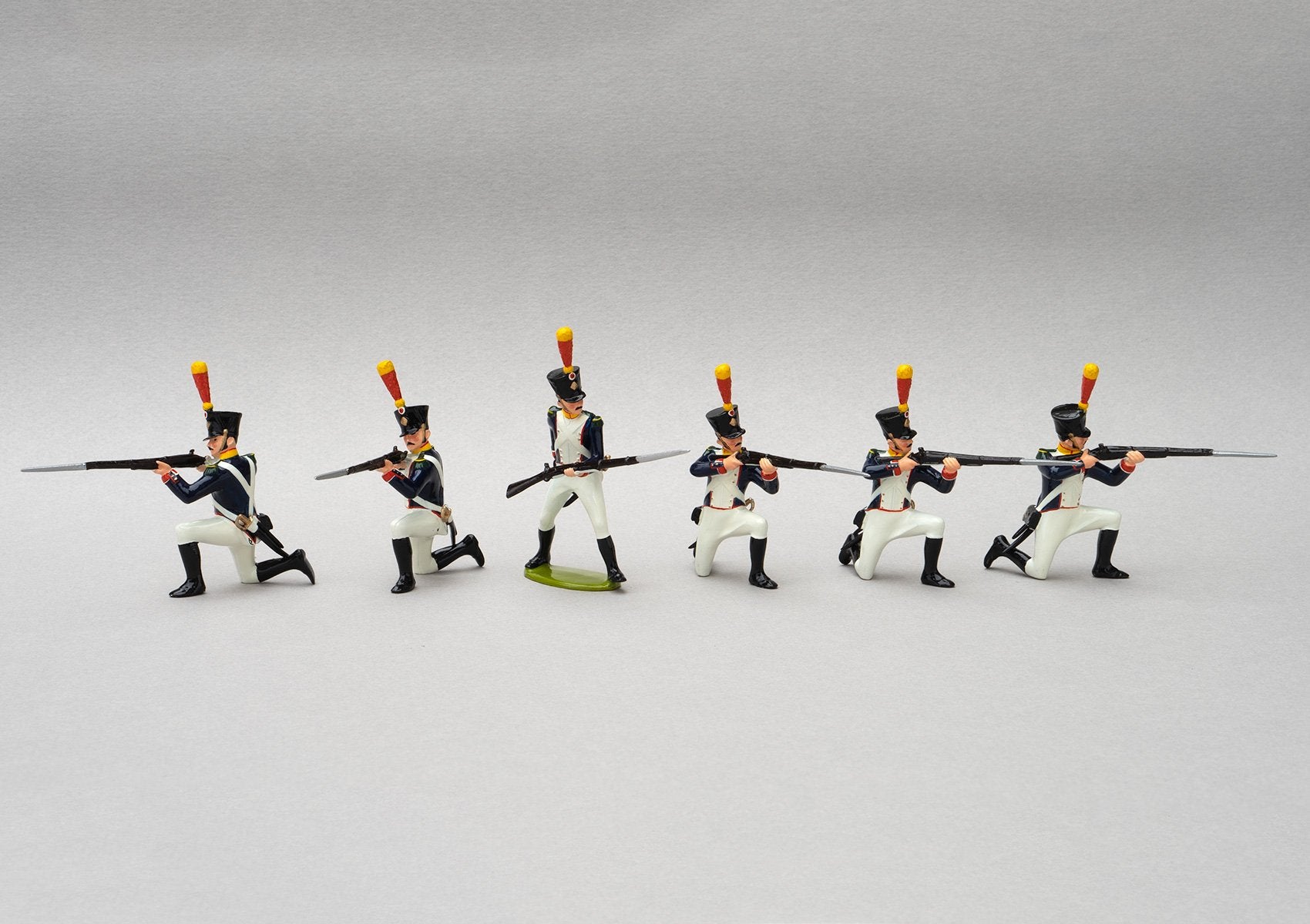 Set 137 Voltigeurs Line Infantry | French Infantry | Napoleonic Wars | Five men kneeling, one reloading | Waterloo | © Imperial Productions | Sculpt by David Cowe