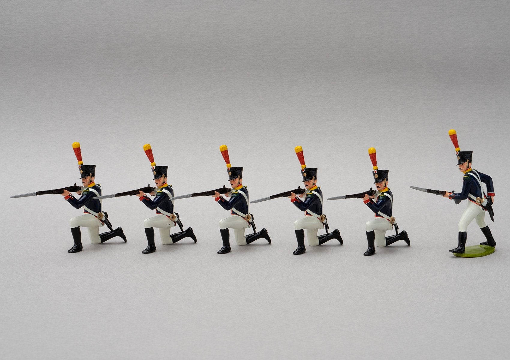 Set 137 Voltigeurs Line Infantry | French Infantry | Napoleonic Wars | Five men kneeling, one reloading | Waterloo | © Imperial Productions | Sculpt by David Cowe