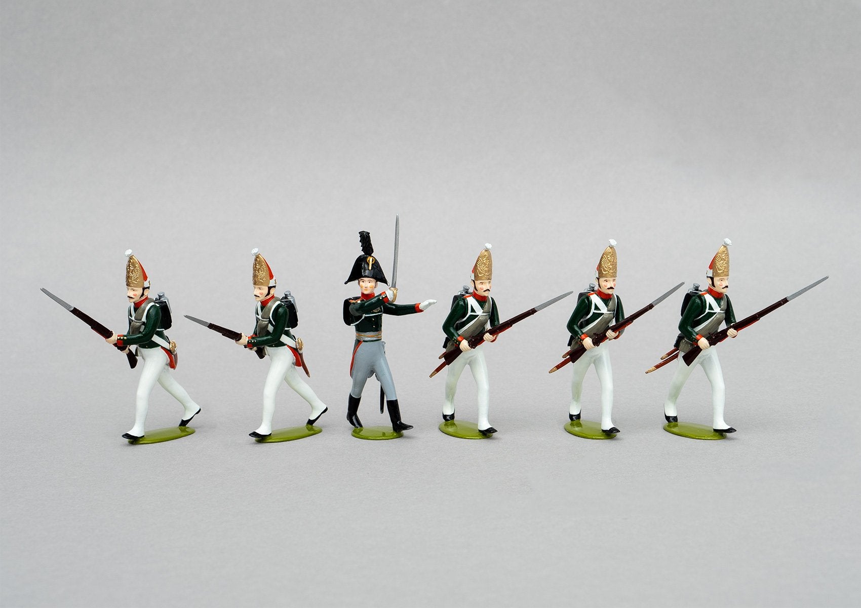 Set 151 Pavlovski Grenadiers, 1806 | Russian Infantry | Napoleonic Wars | Five men with mitre cap advancing, one officer | Waterloo | © Imperial Productions | Sculpt by David Cowe