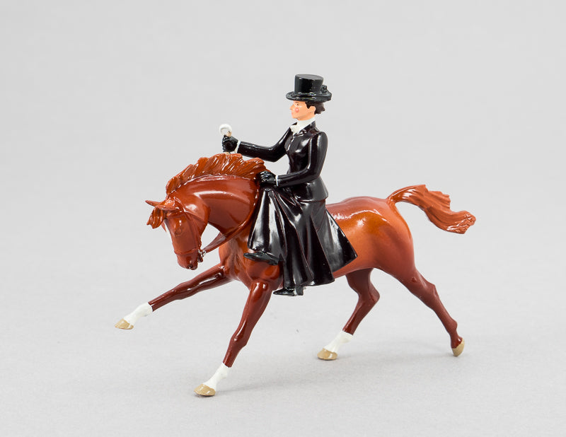 HS3 Huntswoman, top hat