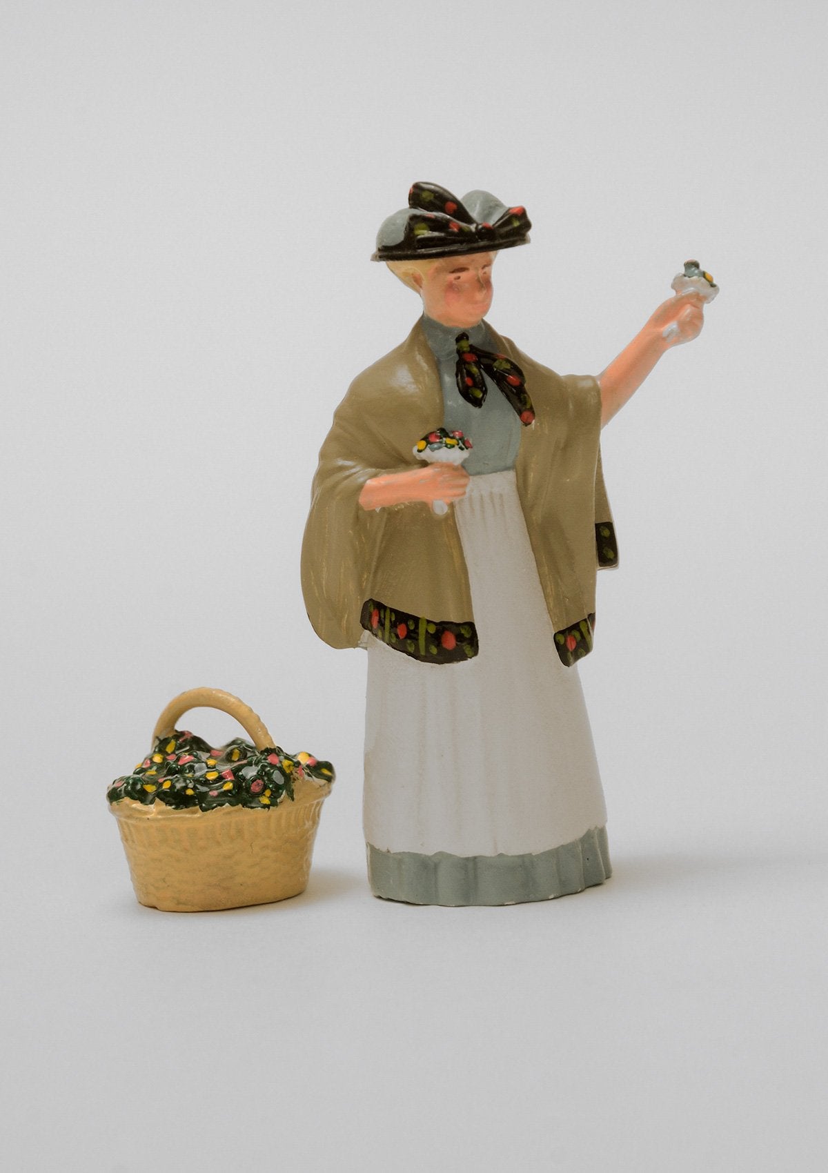 Set TA01 Flower lady | Victorian Lady | Town and Around | © Imperial Productions | Sculpt by David Cowe