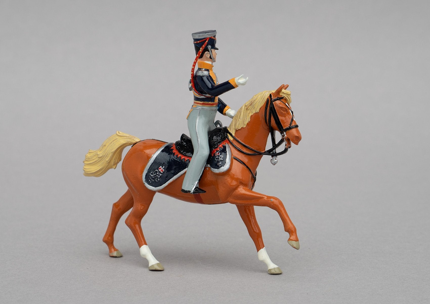 Set 115 Major Henry Percy, Waterloo 1815 | British | Napoleonic Wars | British aide-de-campe to the Duke of Wellington at Waterloo. Napoleonic Wars. Relayed news of victory to London. He is in the uniform of his regiment, the 14th Light Dragoons. Single mounted figure on chestnut horse | Waterloo | © Imperial Productions | Sculpt by David Cowe