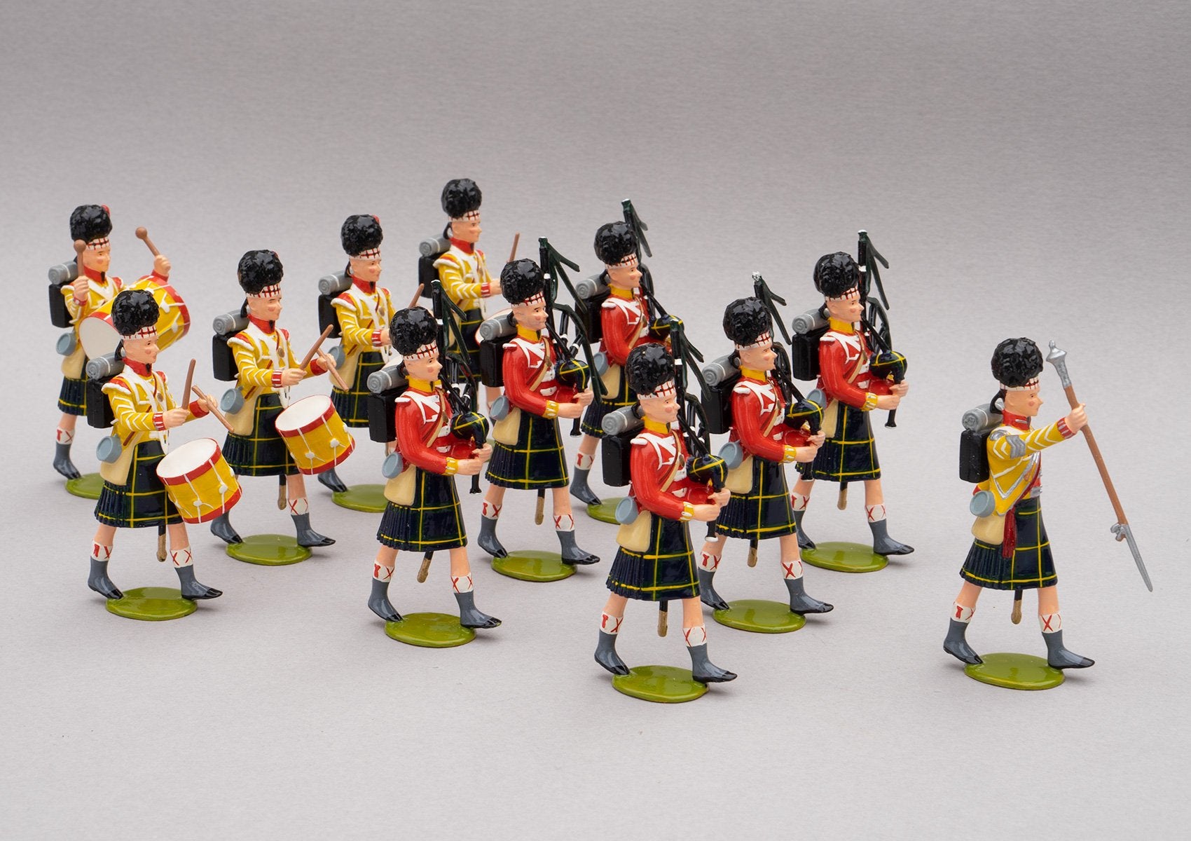 Set 121 Pipe band of the Gordon Highlanders, Waterloo 1815 | British Infantry | Napoleonic Wars | Combined sets 121 and 121a showing the combined Gordon Highlanders Pipe Band 1815 | Waterloo | © Imperial Productions | Sculpt by David Cowe
