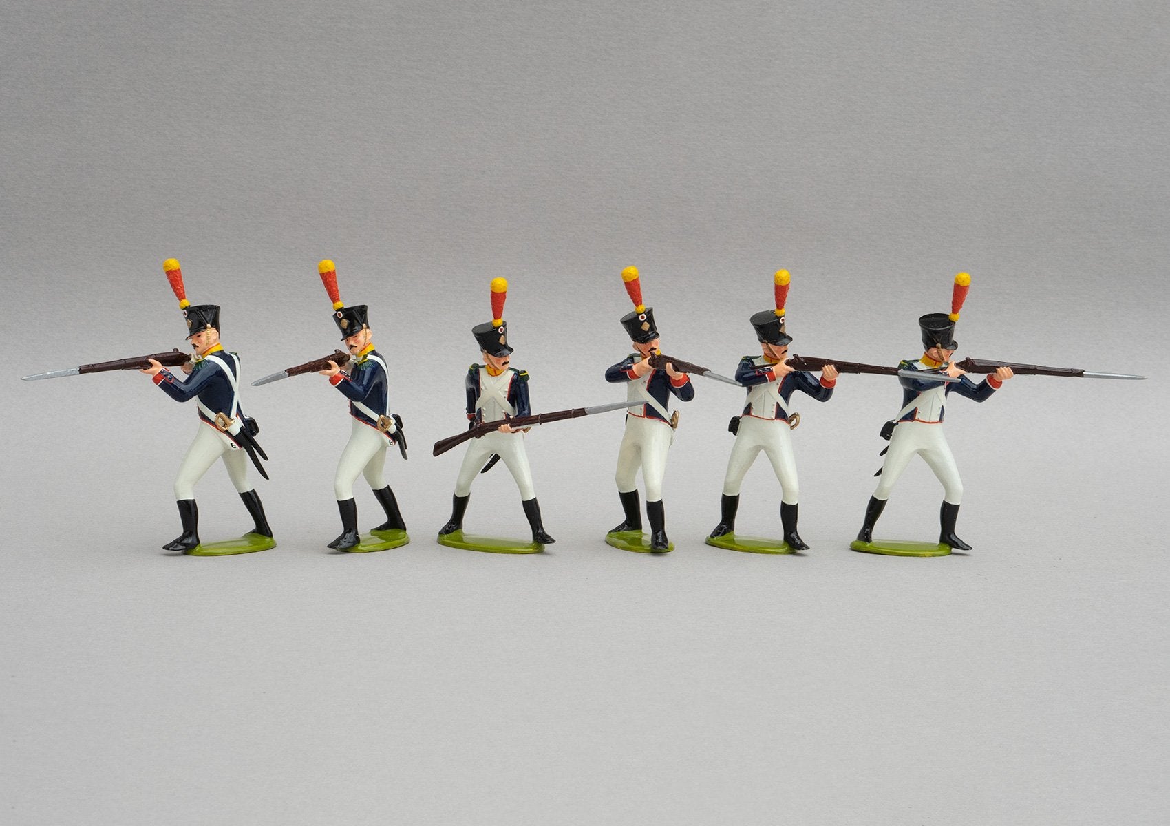 Set 136 Voltigeurs Line Infantry standing | French Infantry | Napoleonic Wars | Five men standing firing, one reloading | Waterloo | © Imperial Productions | Sculpt by David Cowe