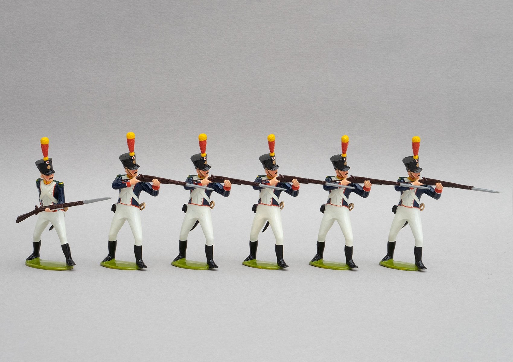 Set 136 Voltigeurs Line Infantry standing | French Infantry | Napoleonic Wars | Five men standing firing, one reloading | Waterloo | © Imperial Productions | Sculpt by David Cowe