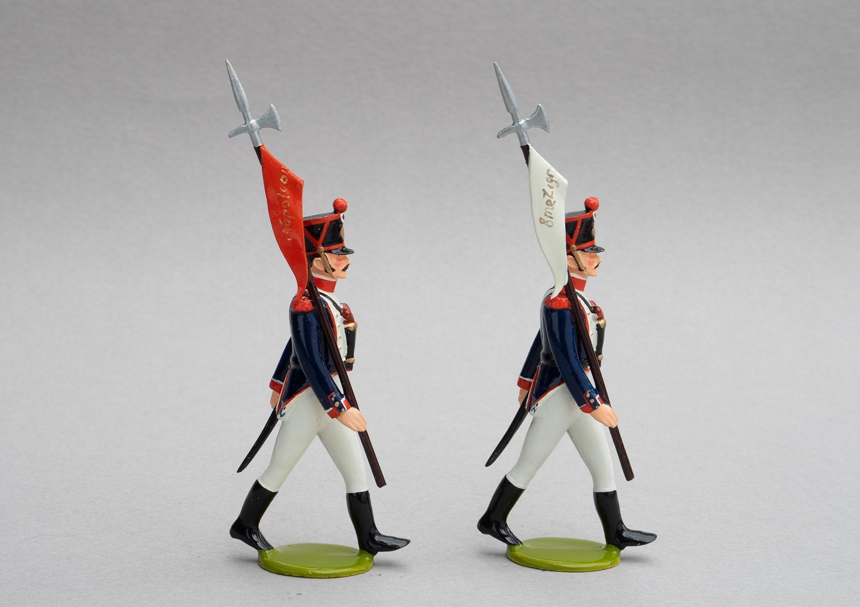 Set 138/1 French Line Infantry Head of Column | French Infantry | Napoleonic Wars | Head of Column, two escorts armed with a halberd with pennon | Waterloo | © Imperial Productions | Sculpt by David Cowe