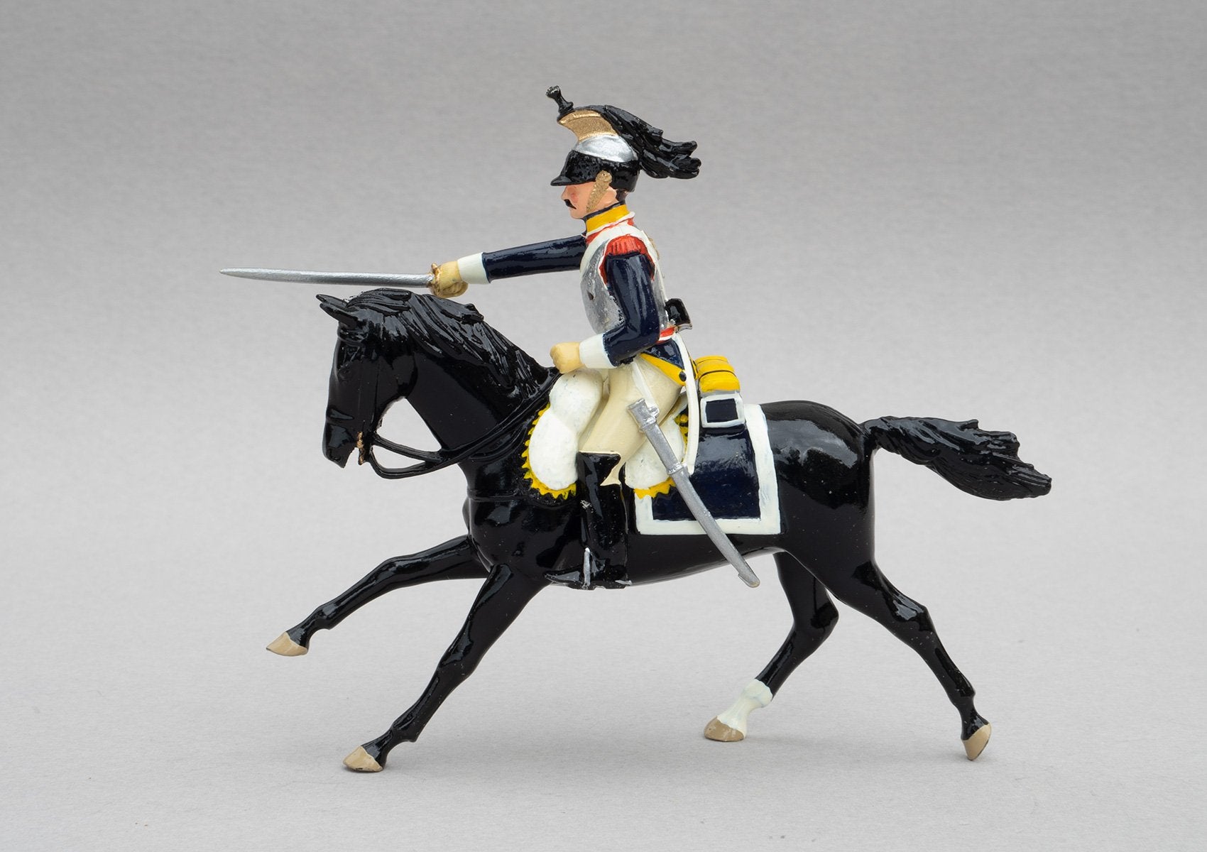 Set 143 Cuirassiers | French Cavalry | Napoleonic Wars | Single mounted heavy cavalryman with sabre drawn | Waterloo | © Imperial Productions | Sculpt by David Cowe