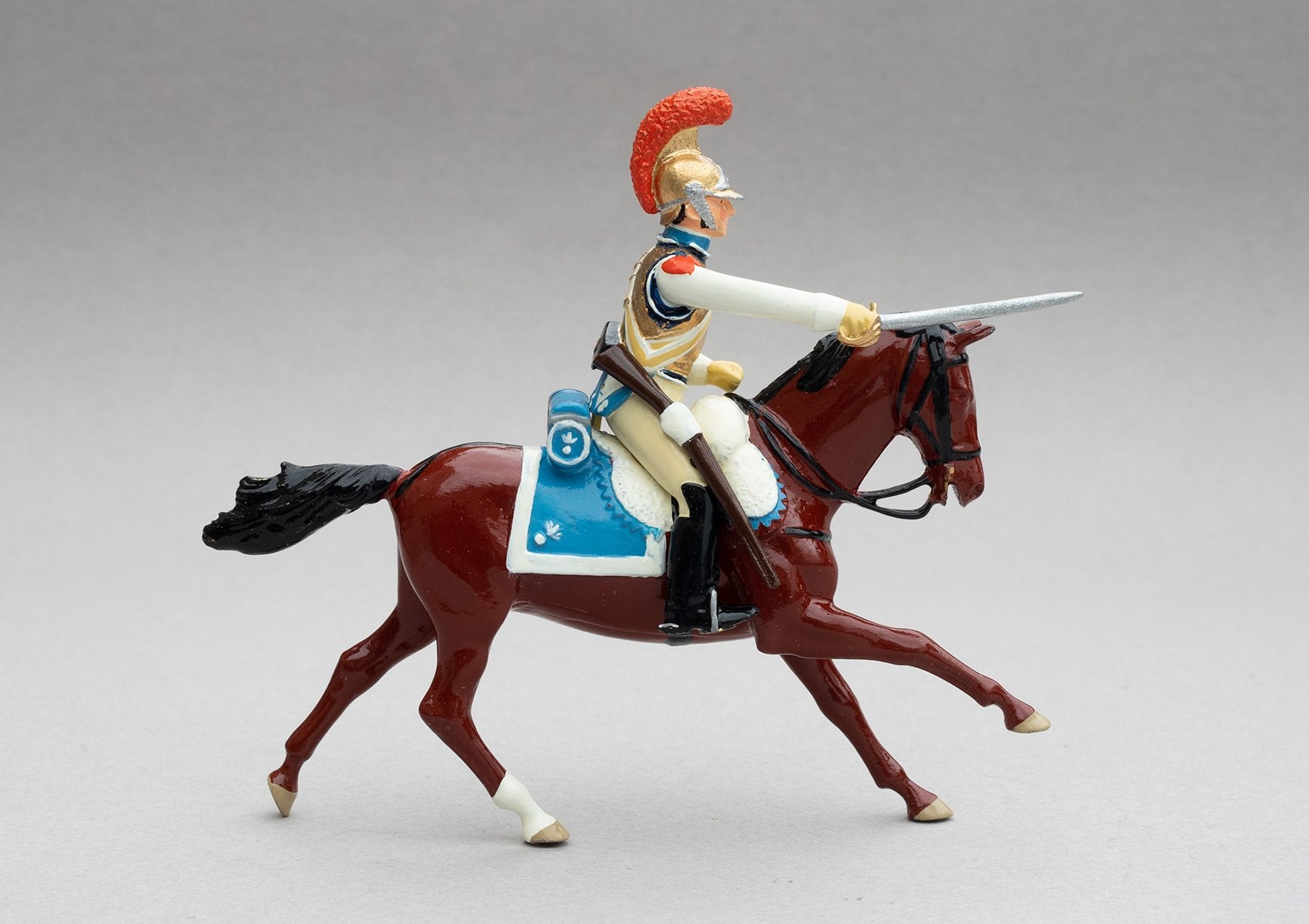 Set 144 Carabiners | French Cavalry | Napoleonic Wars | Single mounted heavy cavalryman with sabre drawn | Waterloo | © Imperial Productions | Sculpt by David Cowe