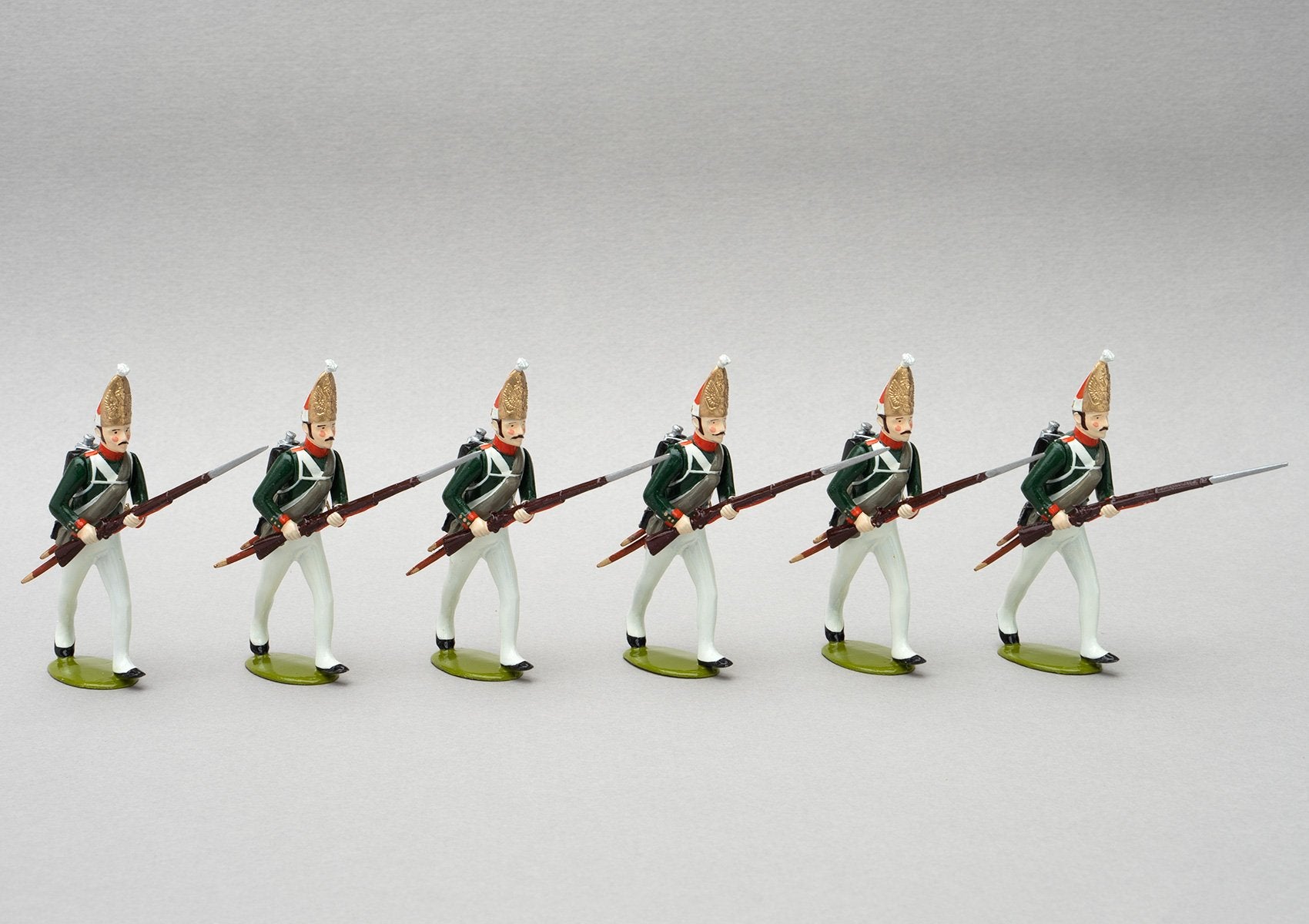 Set 151a Pavlovski Grenadiers, 1806 | Russian Infantry | Napoleonic Wars | Six men with mitre cap advancing | Waterloo | © Imperial Productions | Sculpt by David Cowe