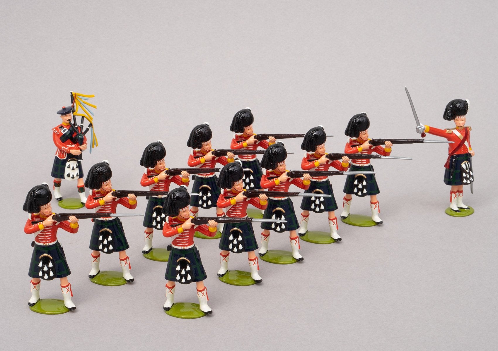Set 80a The Thin Red Line | British Infantry | Crimean War | 93rd (Sutherland) Highlanders. Combined sets 80 and 80a showing One officer, one piper and ten men standing firing. | Balaclava, Sevastapol, Alma | © Imperial Productions | Sculpt by David Cowe
