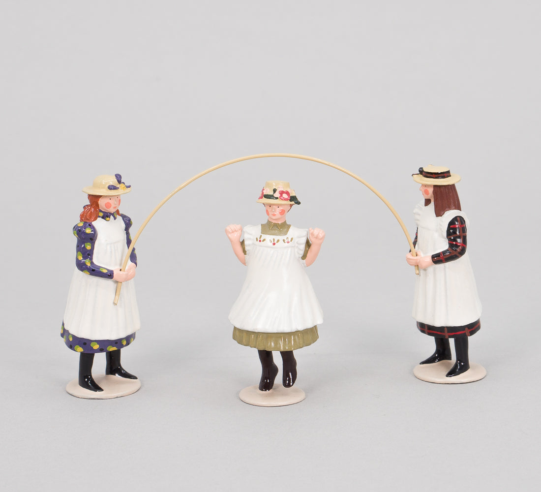 TA04 Three girls with skipping rope (pre-owned)