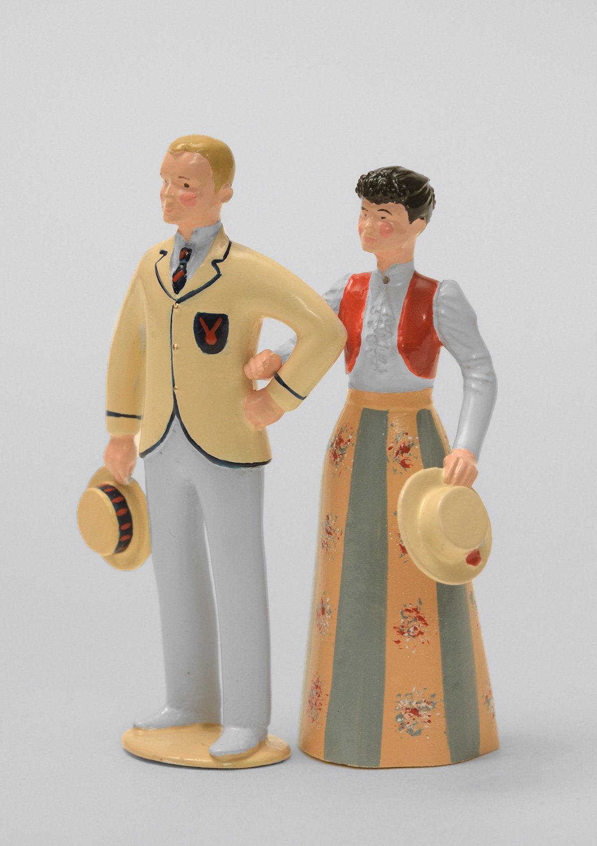 Set 24 Sweethearts | Victorian Couple | Town and Around | © Imperial Productions | Sculpt by David Cowe
