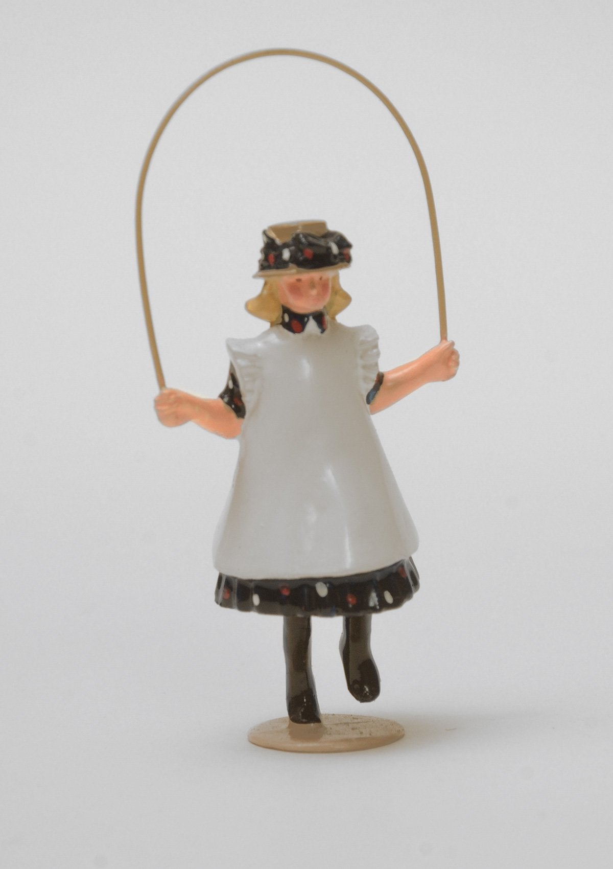 Set 03 Girl with skipping rope | Victorian Children | Town and Around | © Imperial Productions | Sculpt by David Cowe