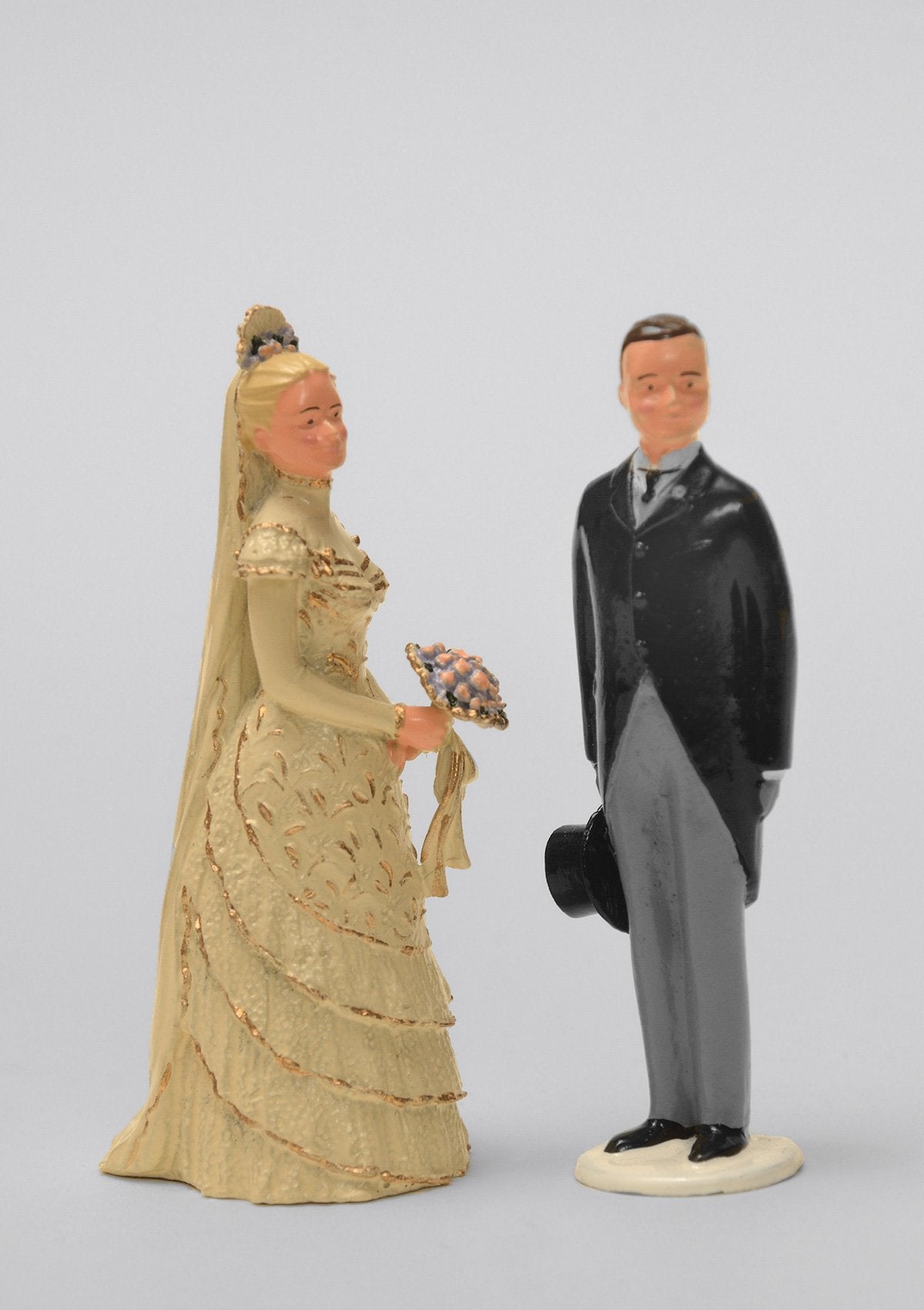 Set 32 Bridal Couple | Victorian Couple | Town and Around | © Imperial Productions | Sculpt by David Cowe