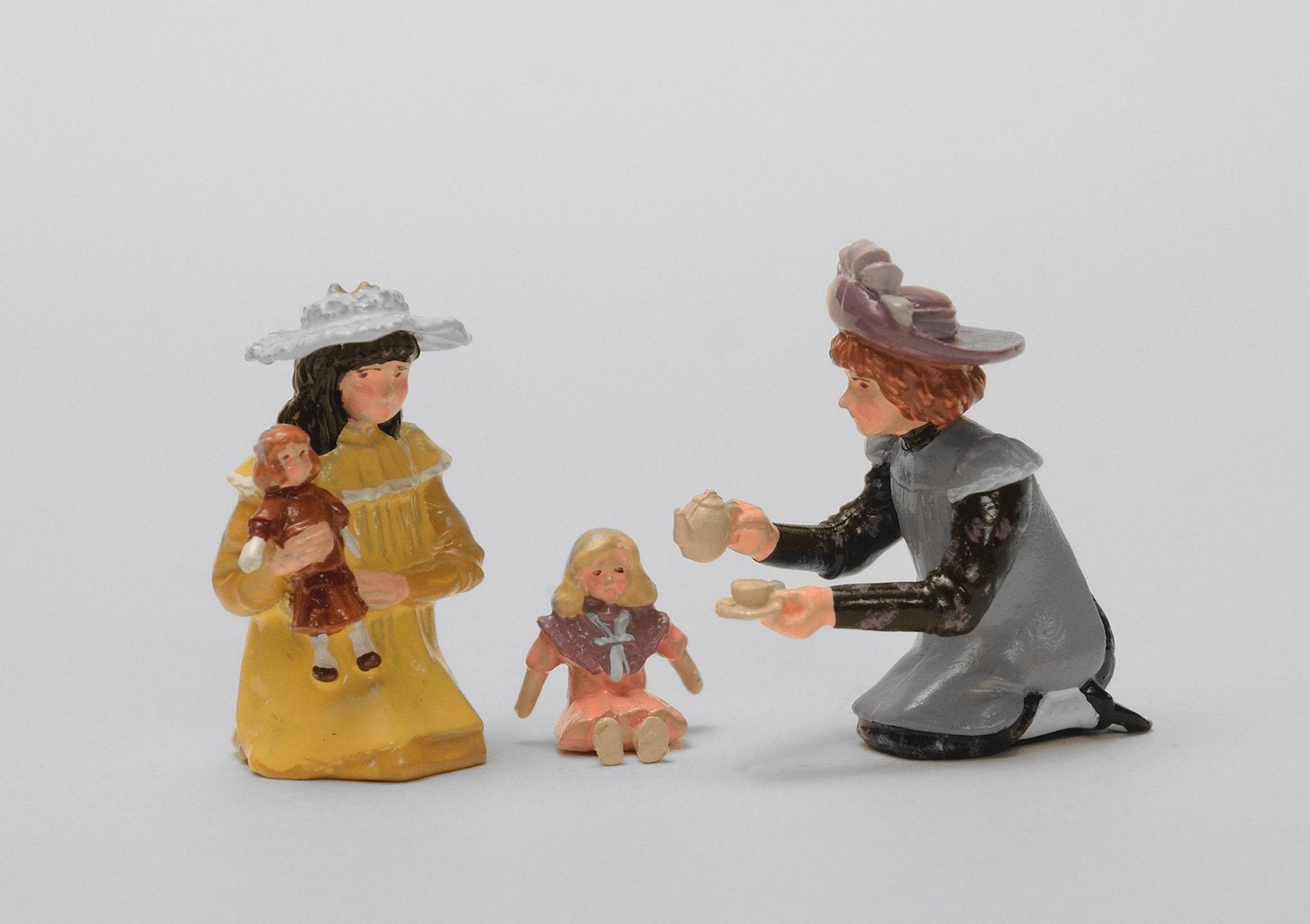 Set 36 Dolls Tea Party | Victorian Children | Town and Around | © Imperial Productions | Sculpt by David Cowe