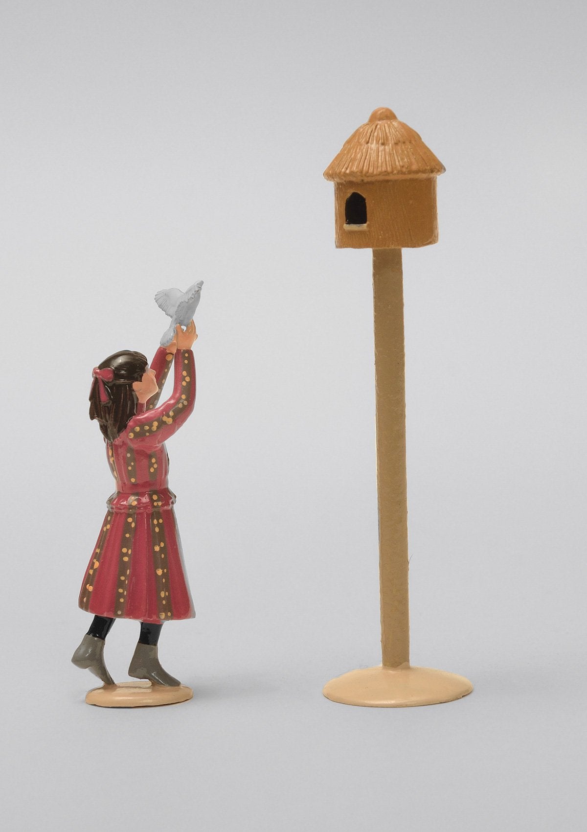 Set 43 Dove cote | Victorian Children and Animals | Town and Around | © Imperial Productions | Sculpt by David Cowe