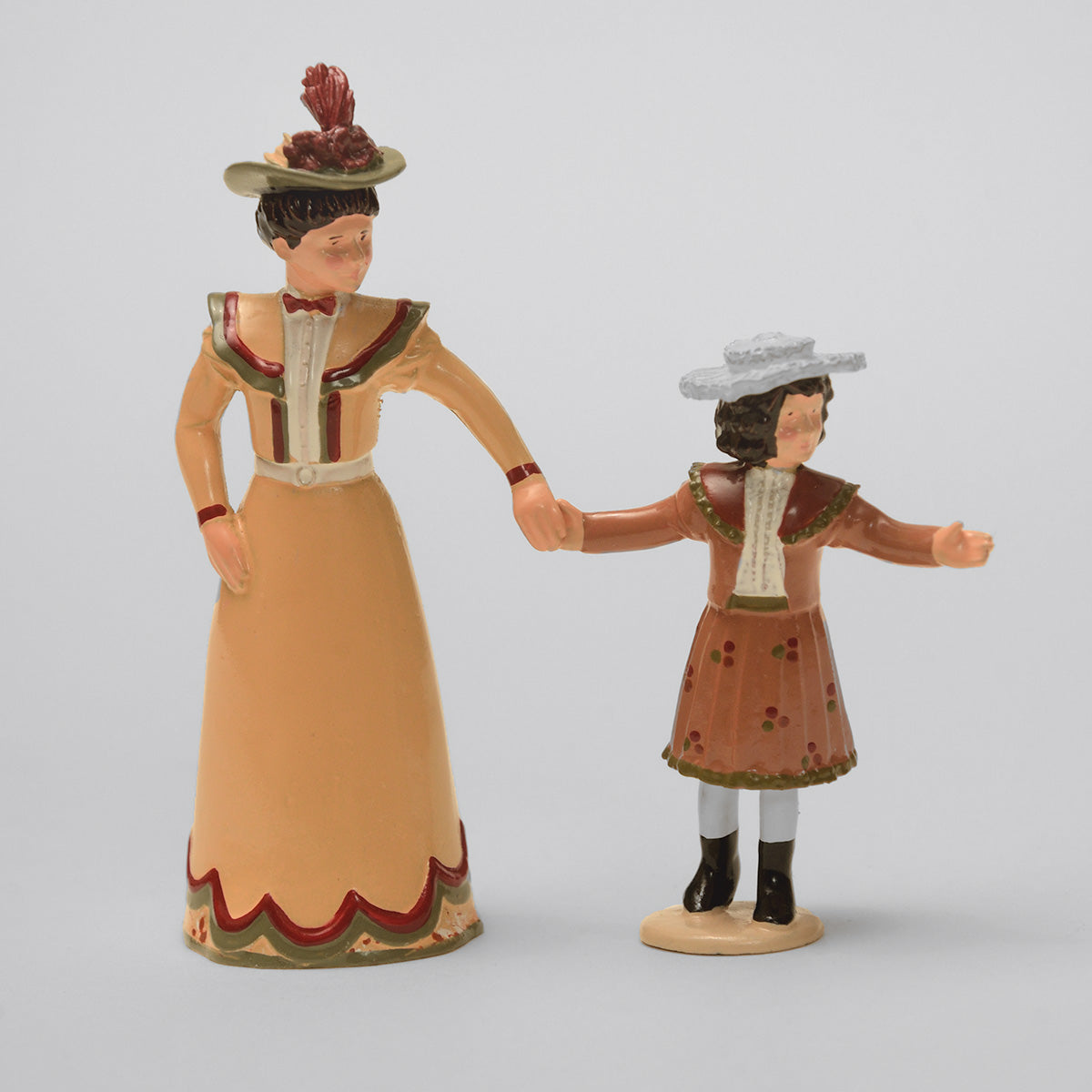 Set 61 Mother and Daughter | Victorian Lady and Children | Town and Around | © Imperial Productions | Sculpt by David Cowe