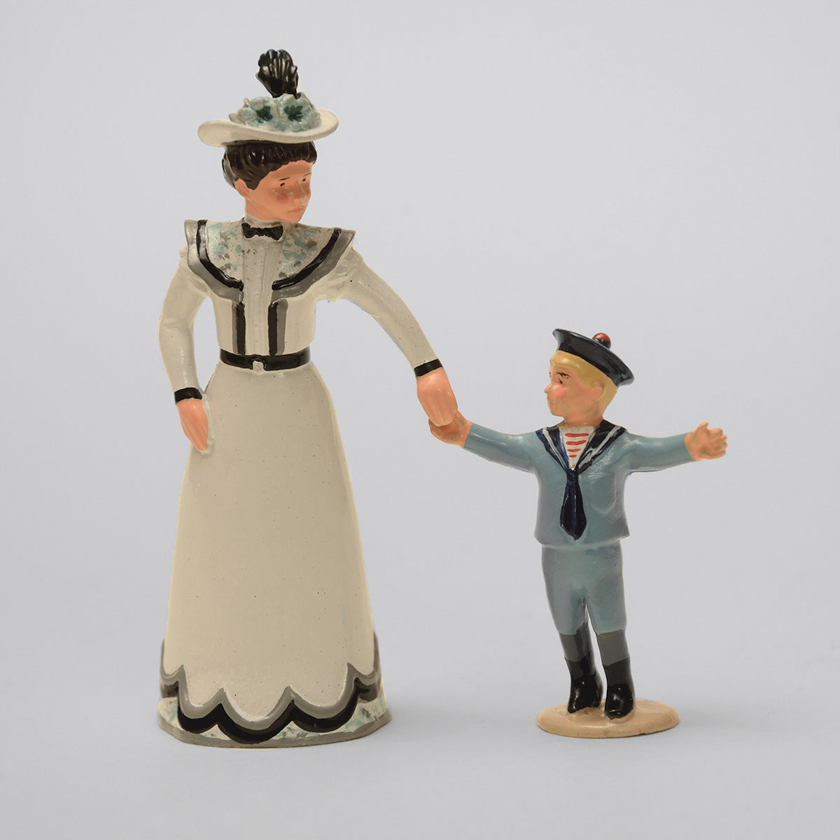 Set 63 Mother and Son | Victorian Lady and Children | Town and Around | © Imperial Productions | Sculpt by David Cowe