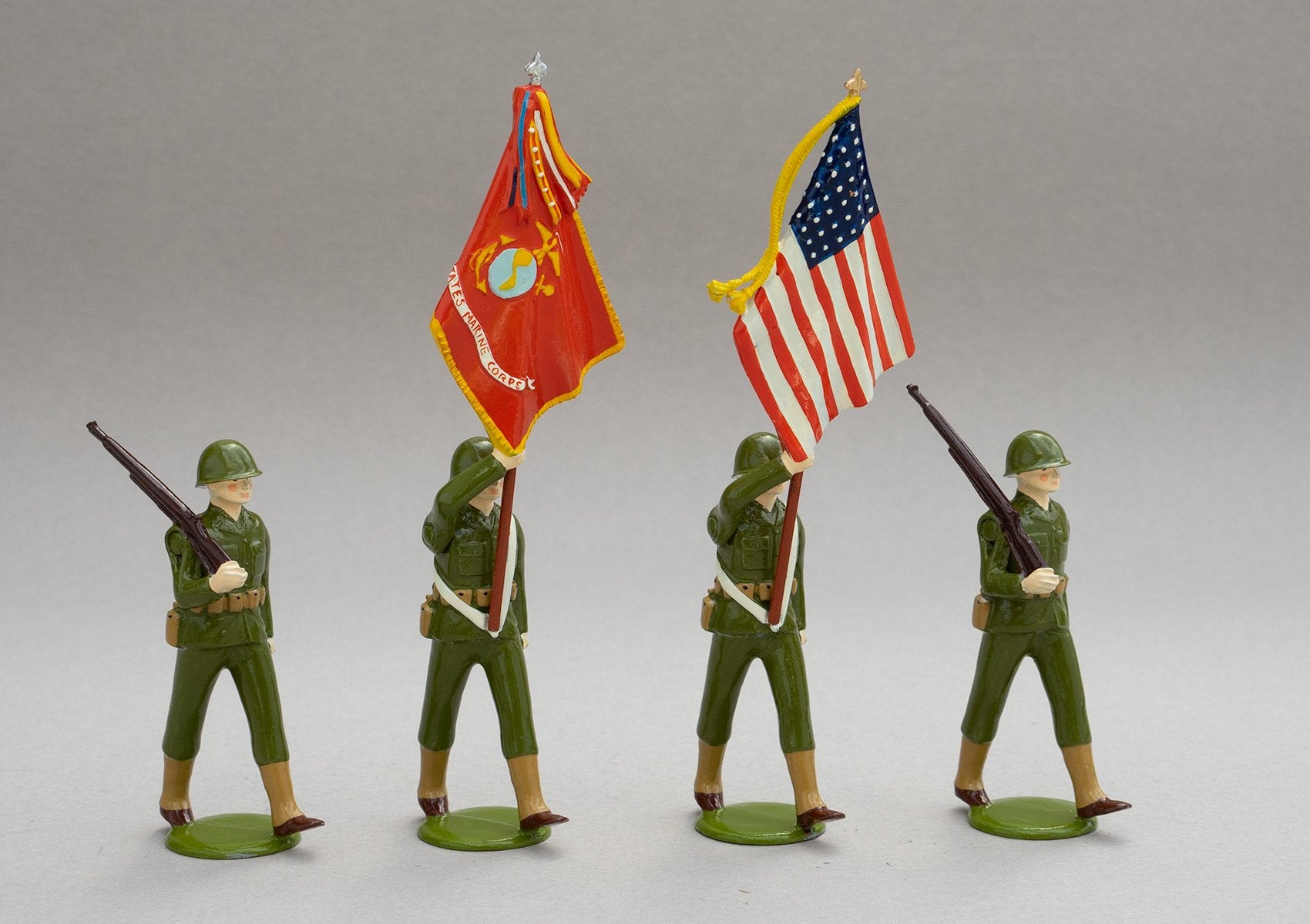 Set X2 Marine Colour Guard, WWII | US Navy Infantry | Officers & Men | Four figures, two with colour and two colour guards with rifles | WW2 | © Imperial Productions | Sculpt by David Cowe